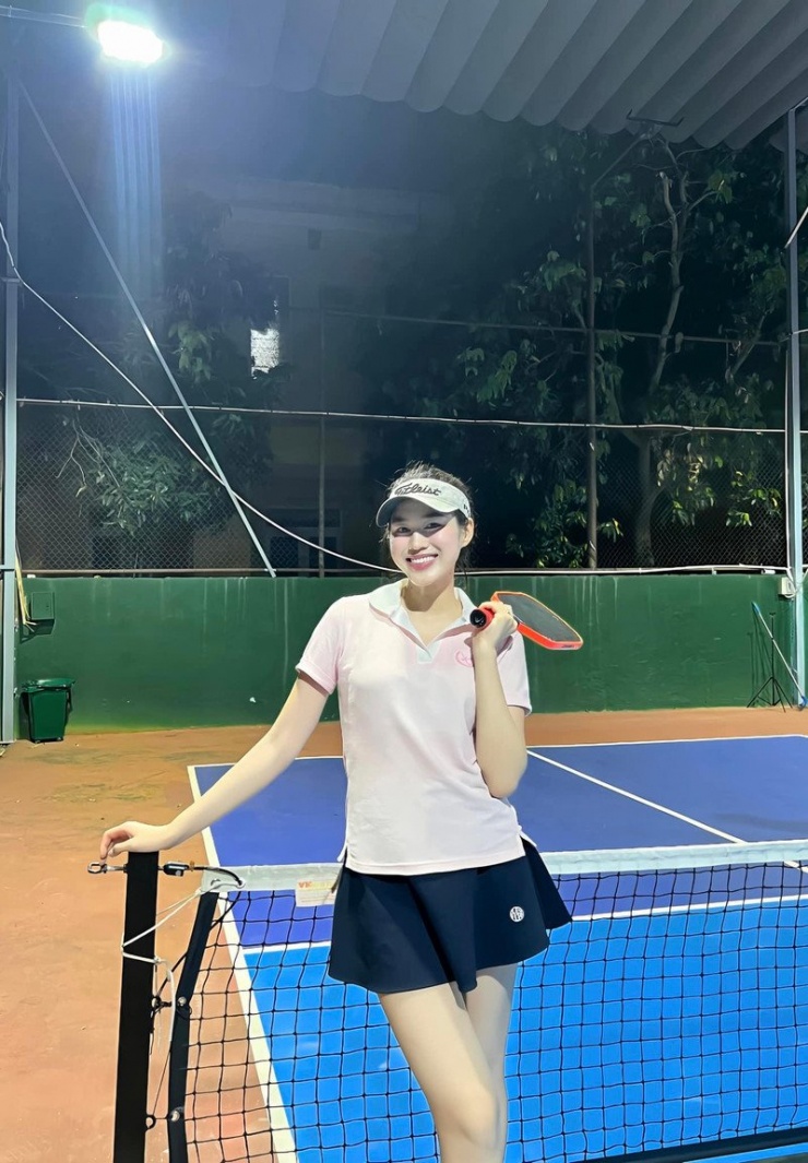 Dàn Hoa - Á Hậu Vbiz đổ Bộ Lên Sân Pickleball