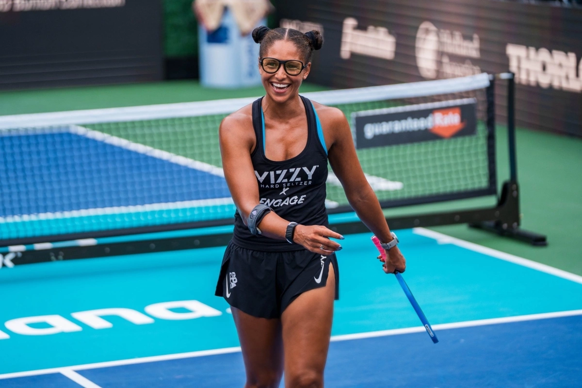 Jessie Irvine Từng Là Tài Năng Quần Vợt Trẻ Triển Vọng Của Wta Tour, Xuất Hiện Trên Các Chương Trình Của Kênh Tennis Channel Khi Còn Ở Tuổi Teen