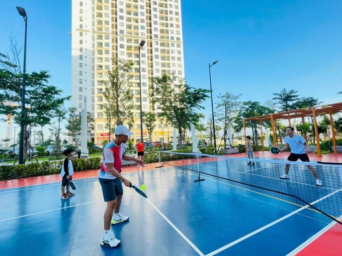 Anh Phan Phúc Đạt (áo đỏ), Người Tiên Phong Gây Dựng Phong Trào Chơi Pickleball Tại Đà Nẵng. Ảnh- Nhân Vật Cung Cấp