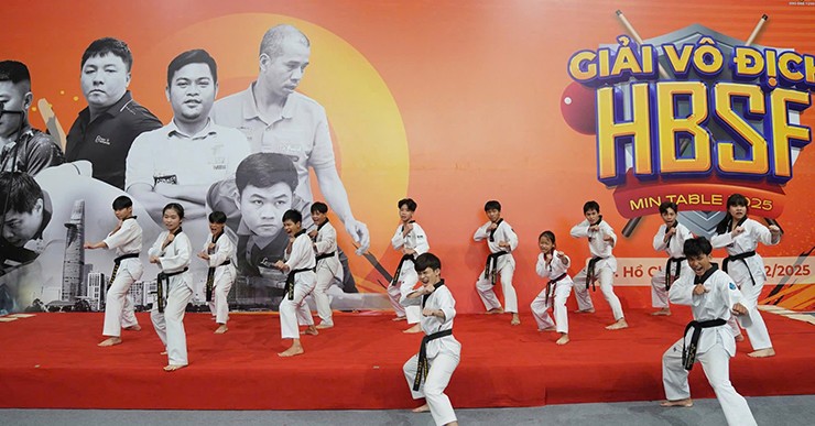 Một Số Hình Ảnh Ấn Tượng Trong Lễ Khai Mạc 2