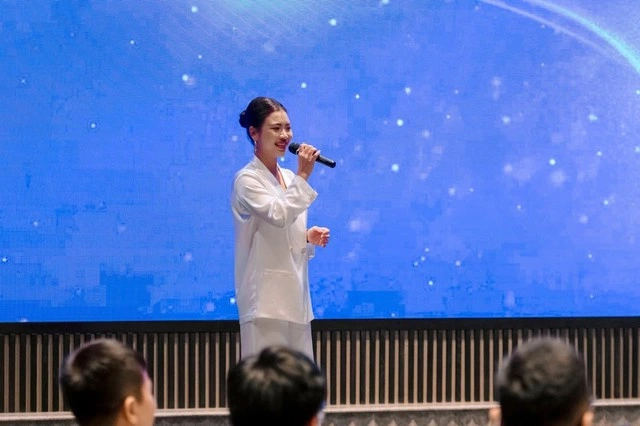 Bà Võ Trần Quỳnh Trang, Phó Tổng Giám đốc Facolos