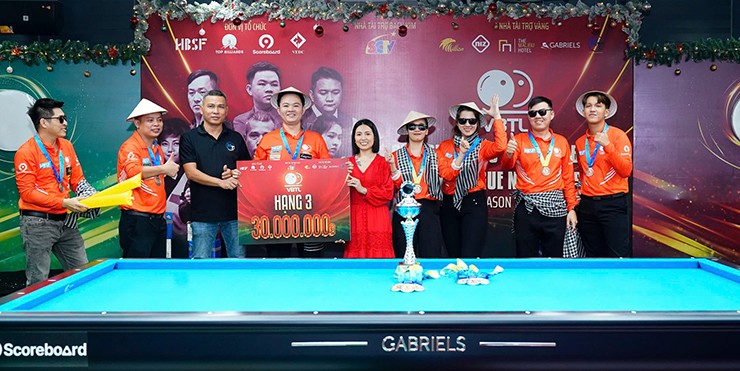 Bao Phương Vinh Và Các đồng đội Của Team 9scoreboard Nhận Hạng 3