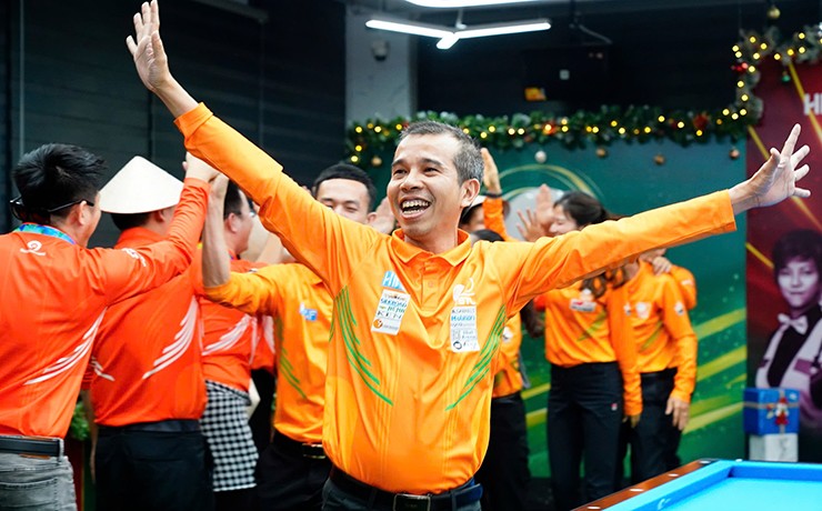 Quyết Chiến Và đồng đội Ăn Mừng Chức Vô địch Kịch Tính