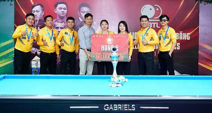 Trao Thưởng Giải Á Quân Cho Team Million