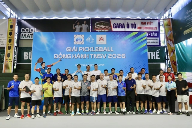 Giải pickleball thắt chặt tình cảm giữa những người cống hiến cho giải TNSV THACO cup 2026 11 Các VĐv Phấn Khởi, Vui Vẻ Sau Khi Giải đấu Khép Lại