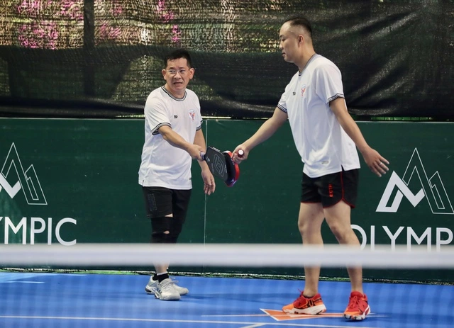 Giải pickleball thắt chặt tình cảm giữa những người cống hiến cho giải TNSV THACO cup 2026 8 Cặp Ngọc Phúc - Mạnh Tú Từ Vp Nha Trang Của Báo Thanh Niên Thi đấu Kiên Cường