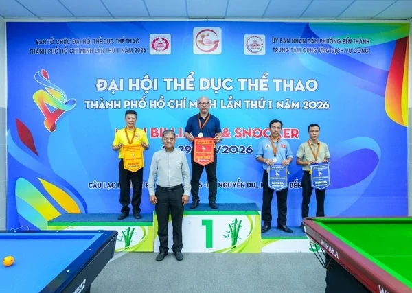 Cơ Thủ Đỗ Thành Nhân Của Phường Tây Thạnh (giữa) Lên Ngôi Vô địch Nội Dung Carom 1 Băng Nam
