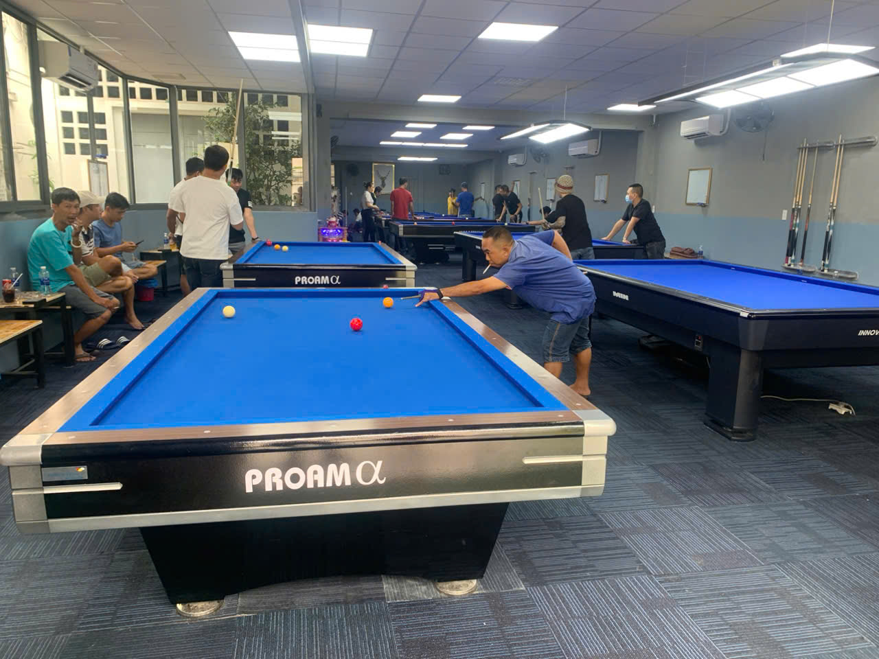 Cách bố trí bàn bida trong quán