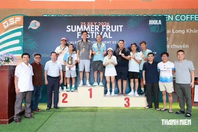 Sôi nổi giải pickleball ủng hộ trẻ em nghèo ở Hàng Gòn, Đồng Nai 5 Trao Huy Chương Cho Các VĐv đạt Giải Ở Nội Dung đôi Lãnh đạo